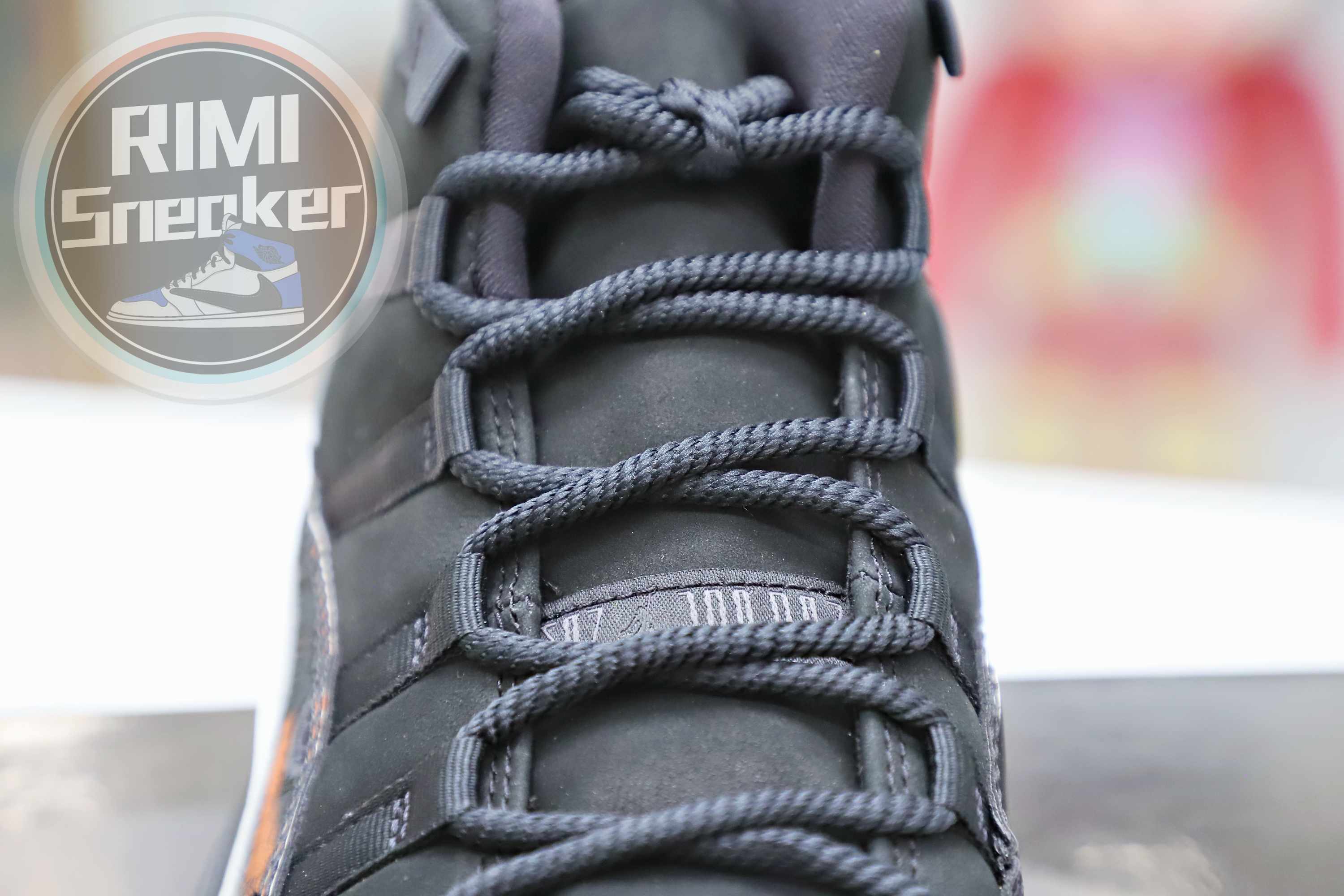 AIR JORDAN 11 RETRO
