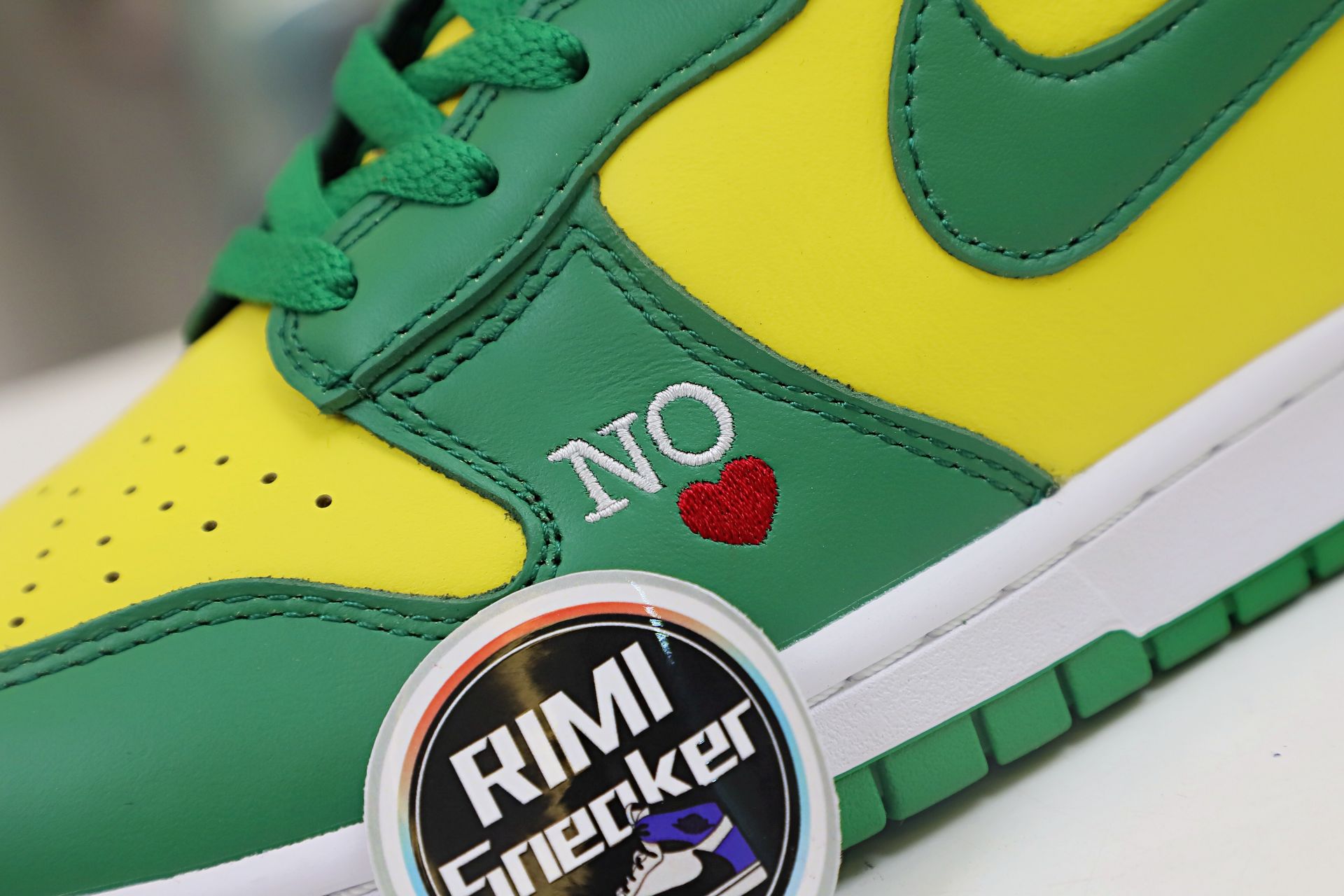 dunk high S*p*e by any means green