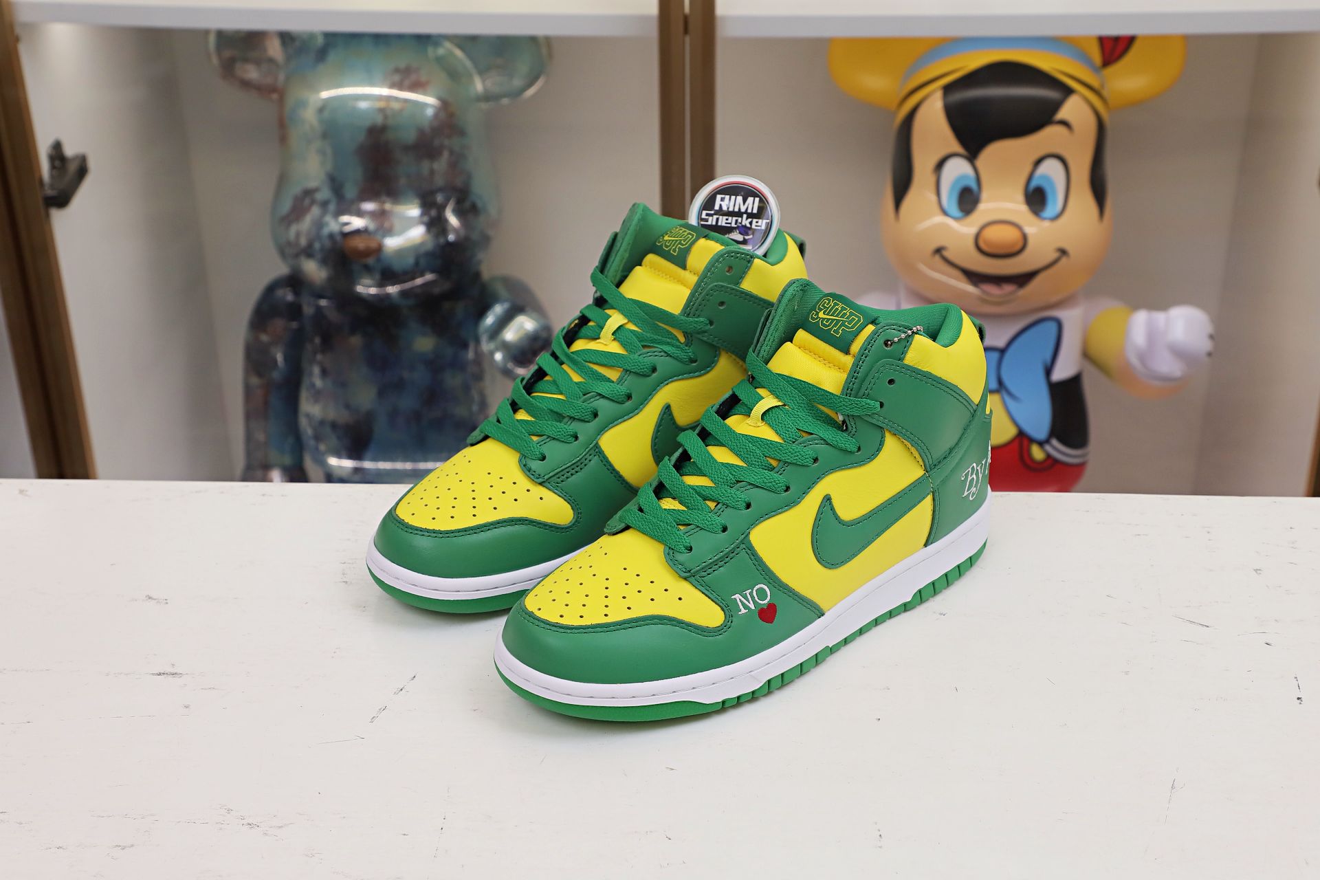 dunk high S*p*e by any means green
