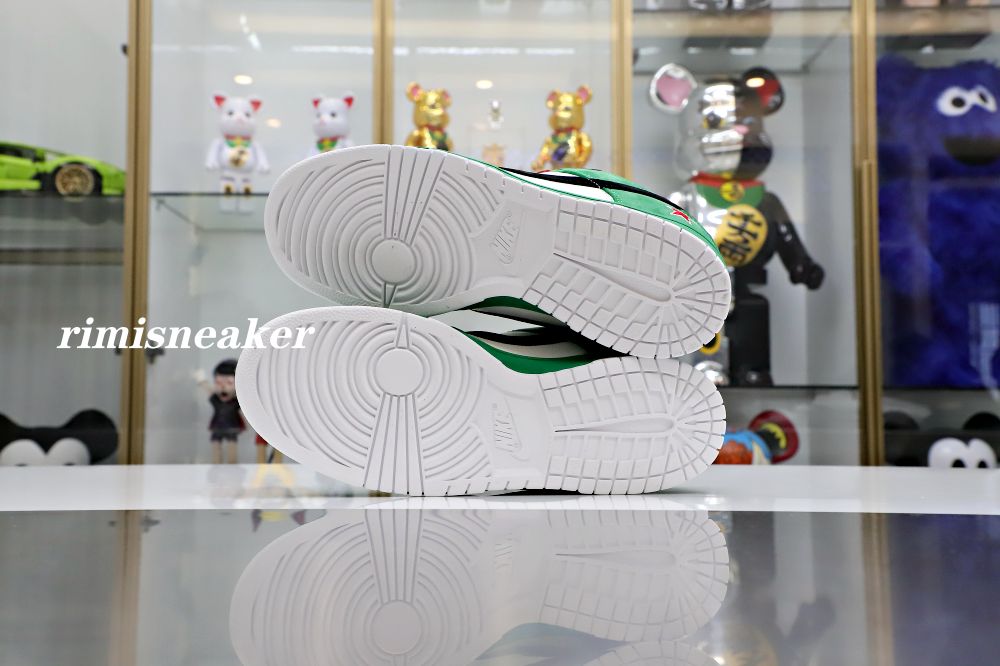 DUNK LOW PRO SB 