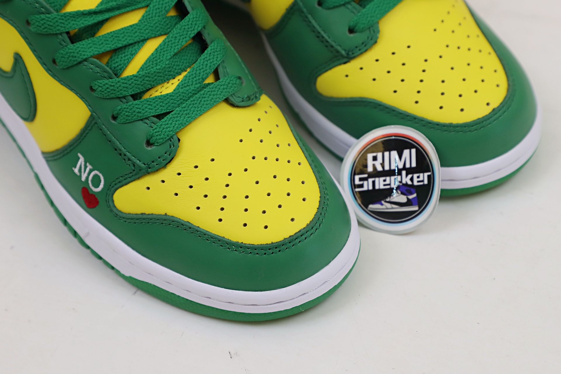 dunk high S*p*e by any means green