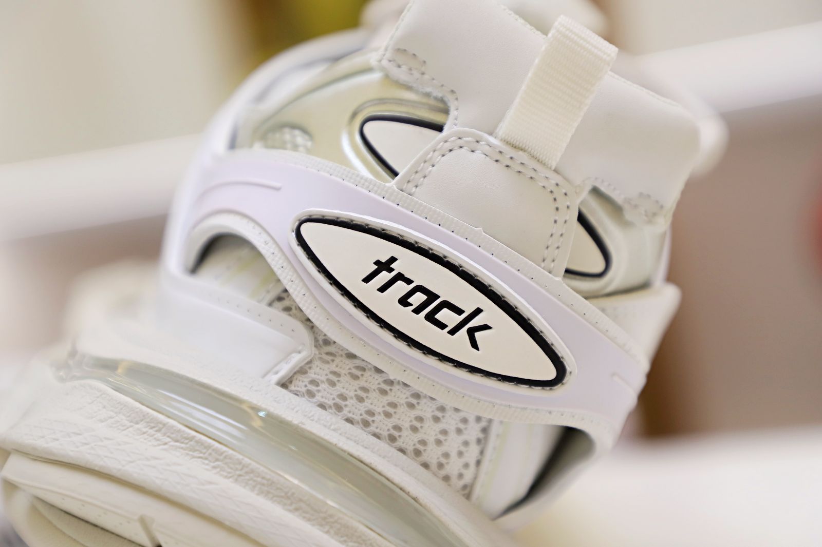 Ba*len*cia*ga all sizes still in stock! please contact customer service on imessage/whatsapp to purchase! track trainer white
