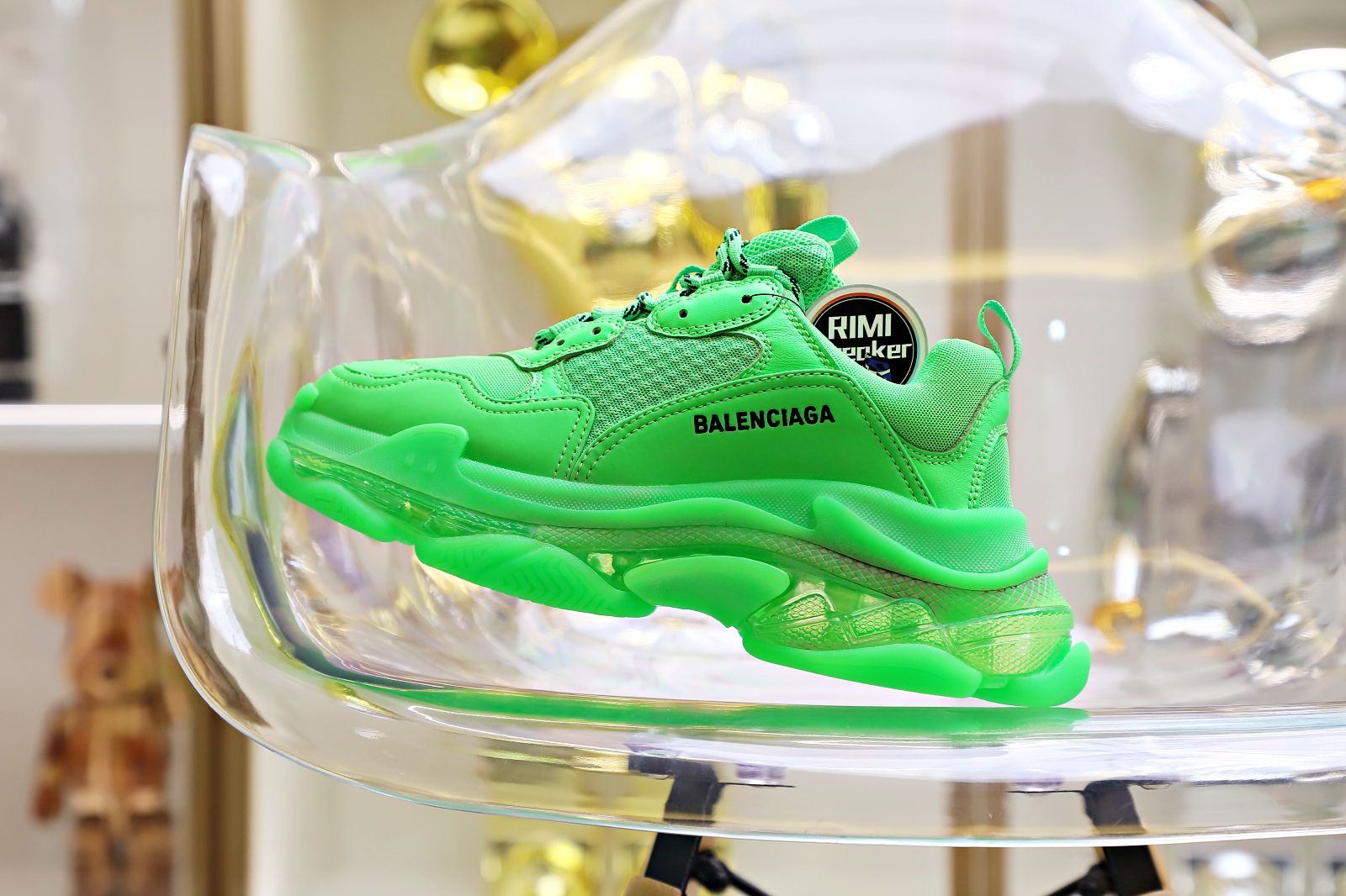 Ba*len*cia*ga all sizes still in stock! please contact customer service on imessage/whatsapp to purchase! triple s green