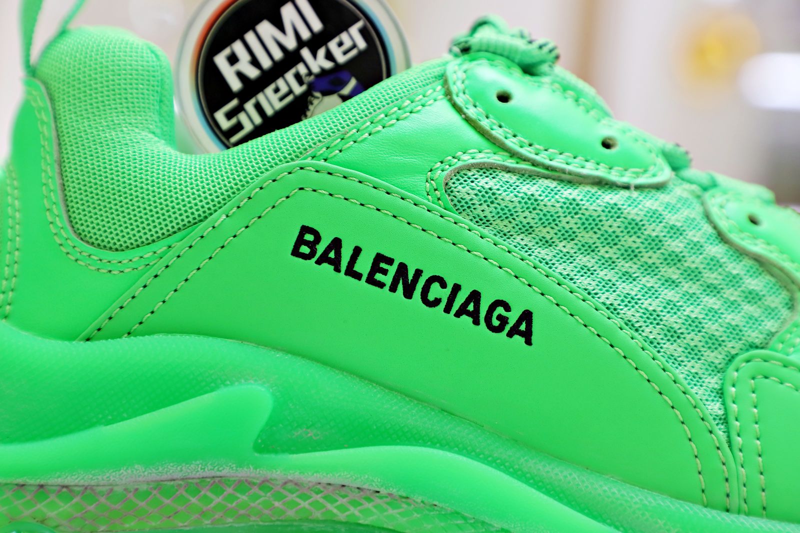 Ba*len*cia*ga all sizes still in stock! please contact customer service on imessage/whatsapp to purchase! triple s green