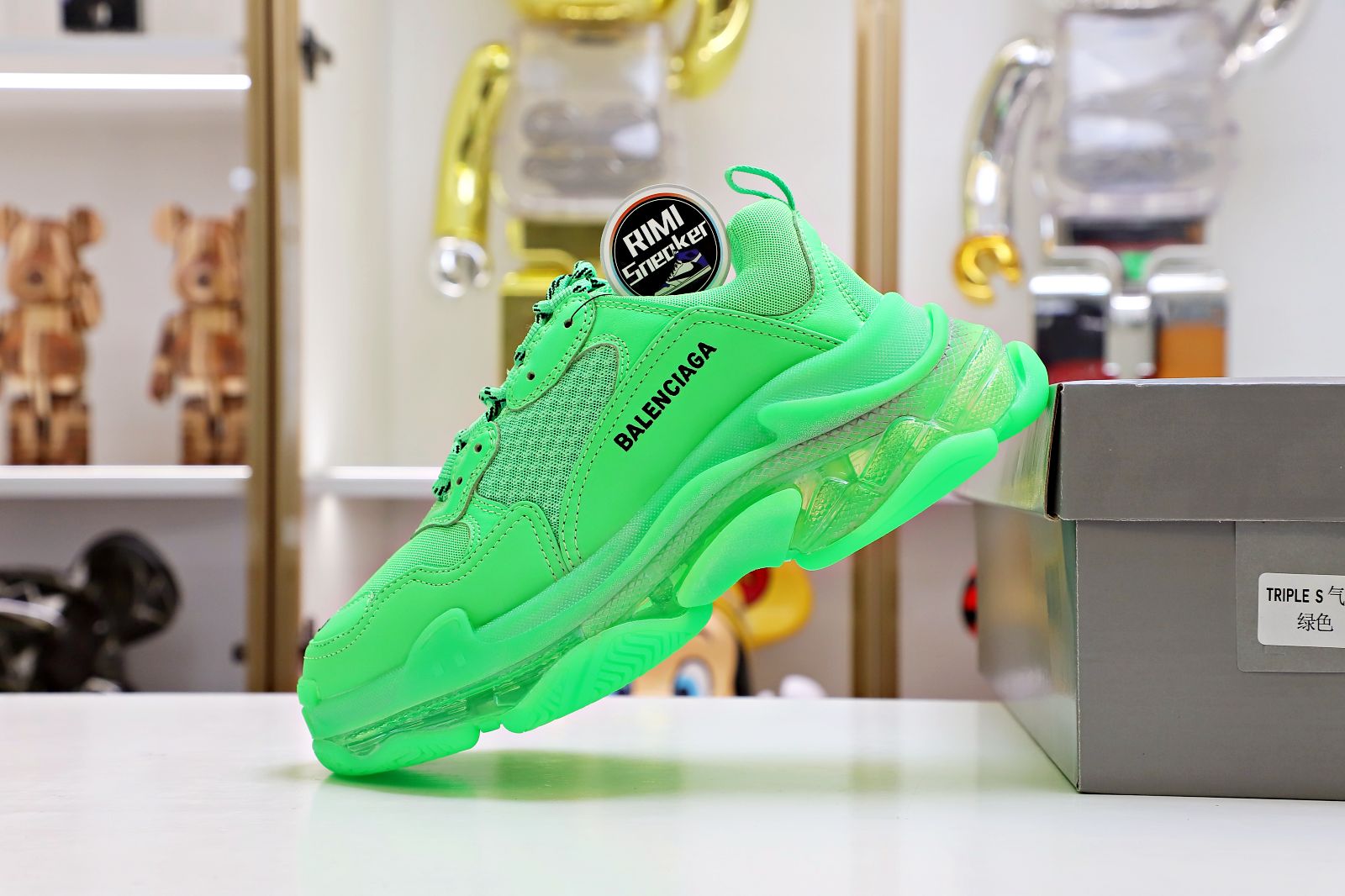 Ba*len*cia*ga all sizes still in stock! please contact customer service on imessage/whatsapp to purchase! triple s green