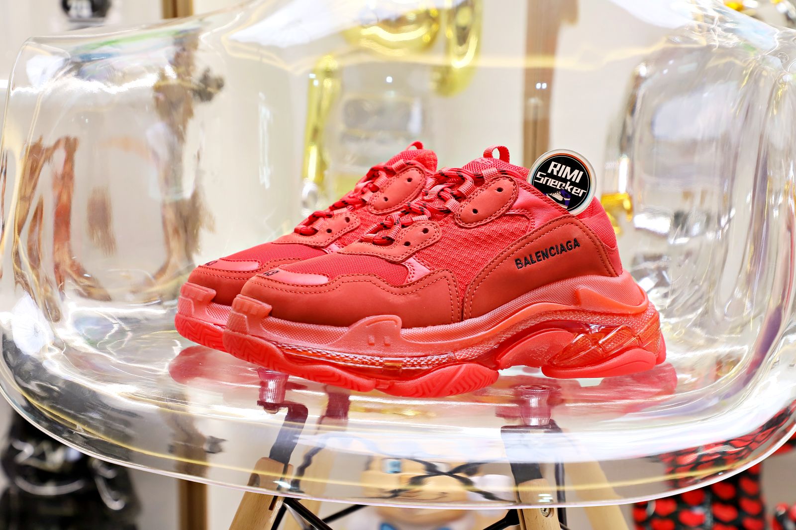 Ba*len*cia*ga all sizes still in stock! please contact customer service on imessage/whatsapp to purchase! triple s red