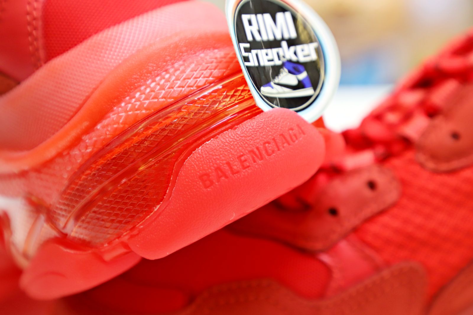 Ba*len*cia*ga all sizes still in stock! please contact customer service on imessage/whatsapp to purchase! triple s red