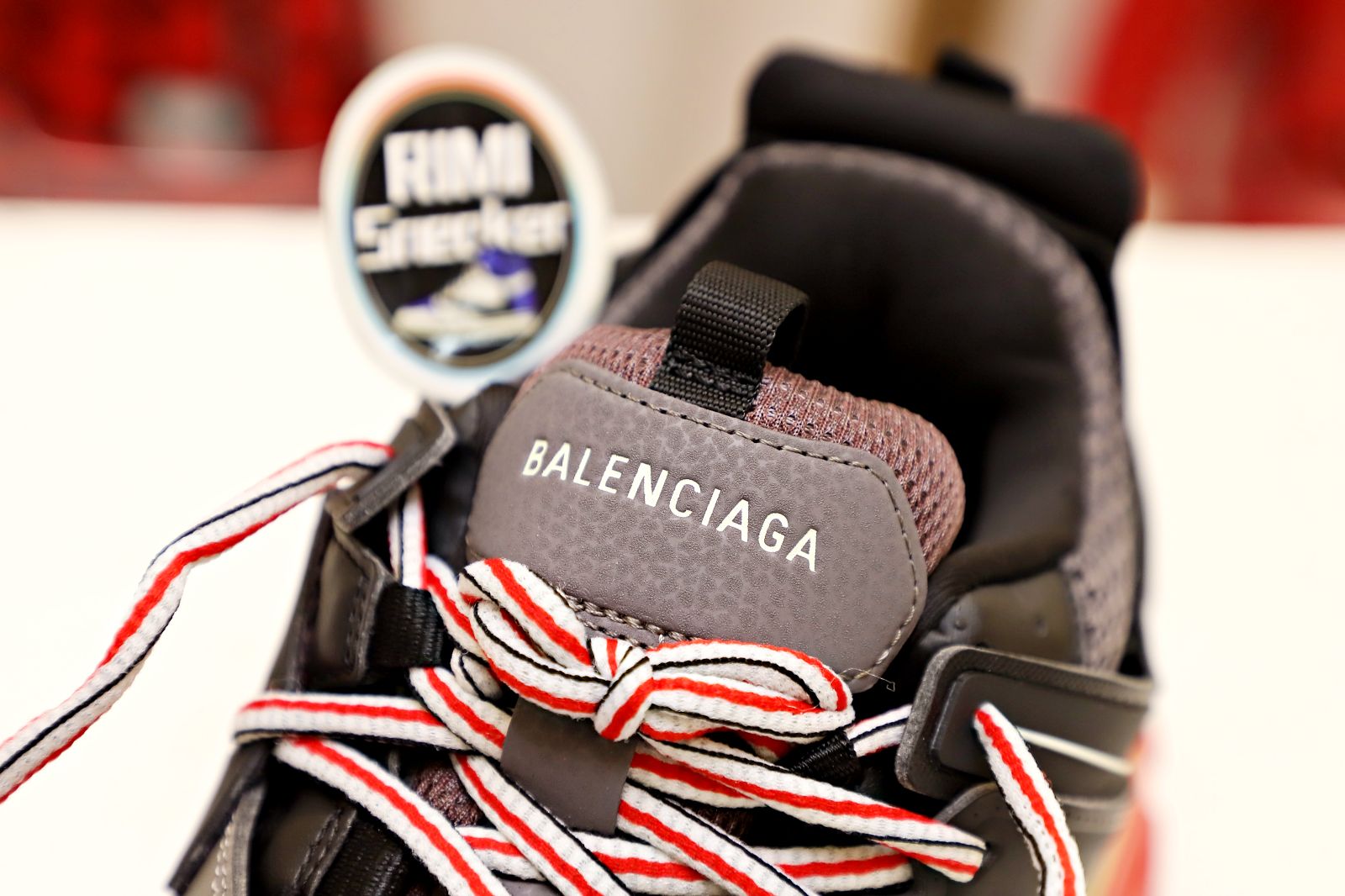 Ba*len*cia*ga all sizes still in stock! please contact customer service on imessage/whatsapp to purchase! track trainer heihong