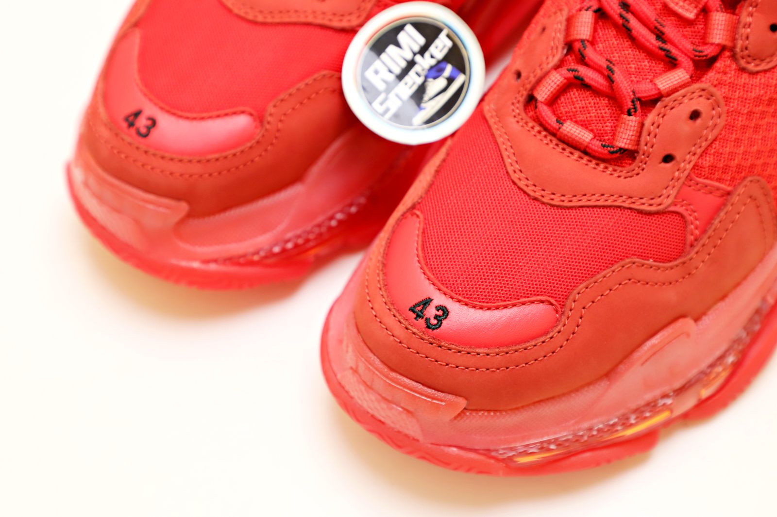 Ba*len*cia*ga all sizes still in stock! please contact customer service on imessage/whatsapp to purchase! triple s red