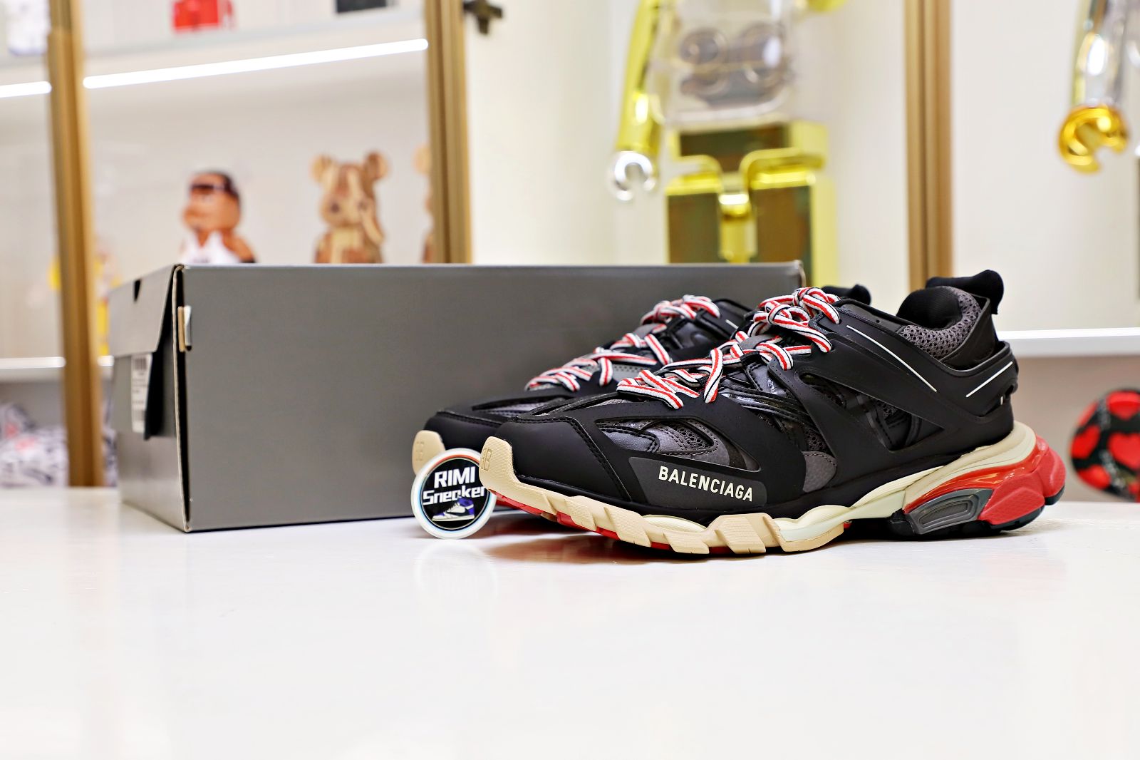 Ba*len*cia*ga all sizes still in stock! please contact customer service on imessage/whatsapp to purchase! track trainer heihong