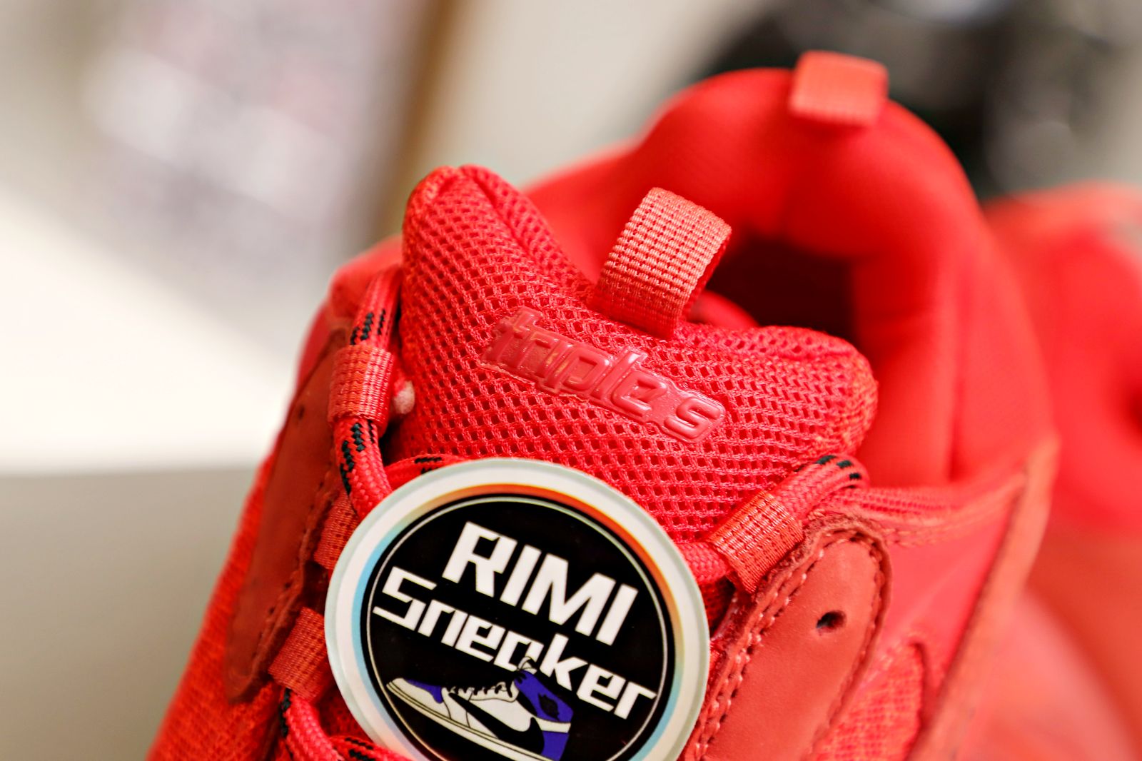 Ba*len*cia*ga all sizes still in stock! please contact customer service on imessage/whatsapp to purchase! triple s red