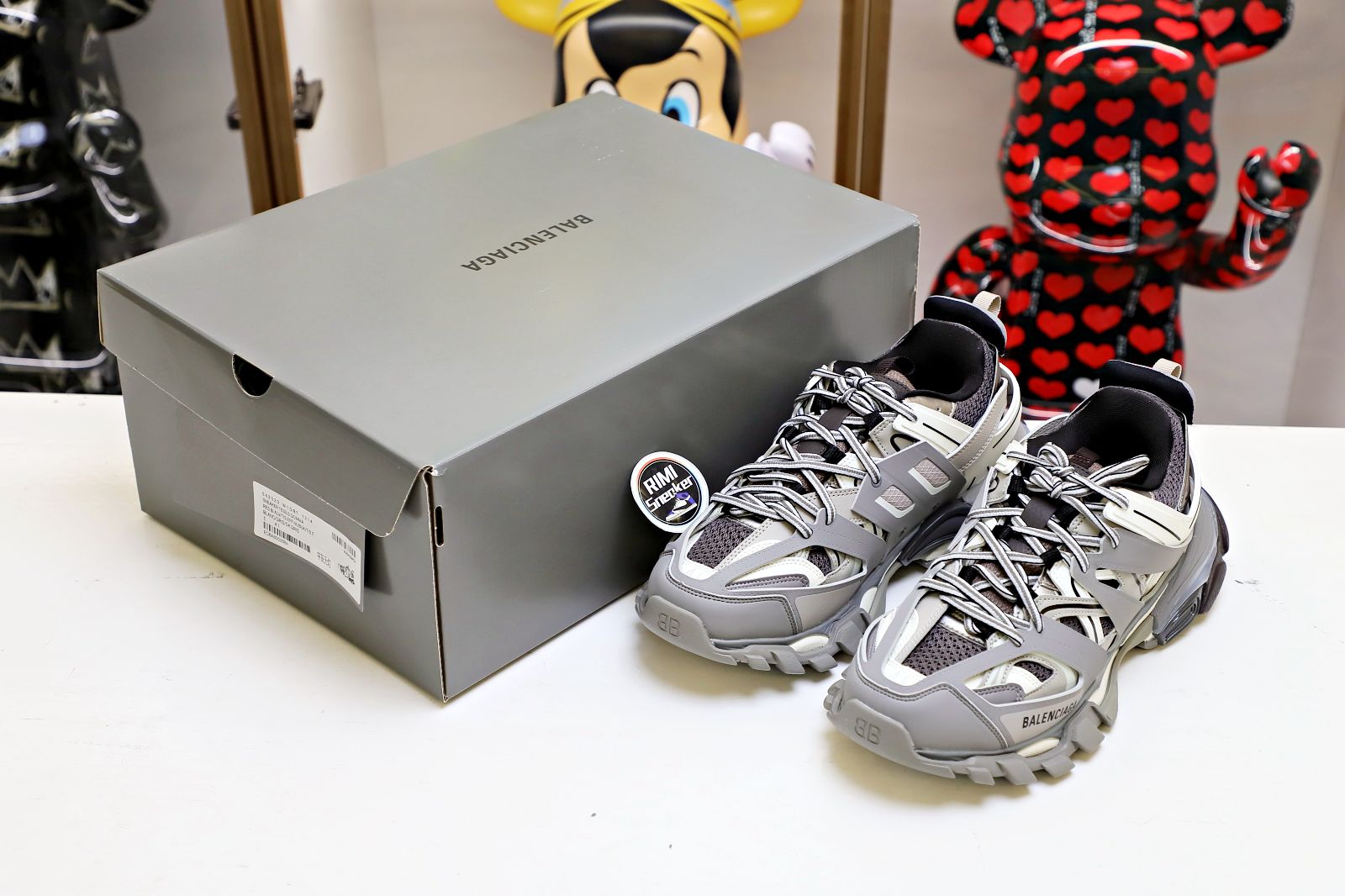 Ba*len*cia*ga all sizes still in stock! please contact customer service on imessage/whatsapp to purchase! track trainer