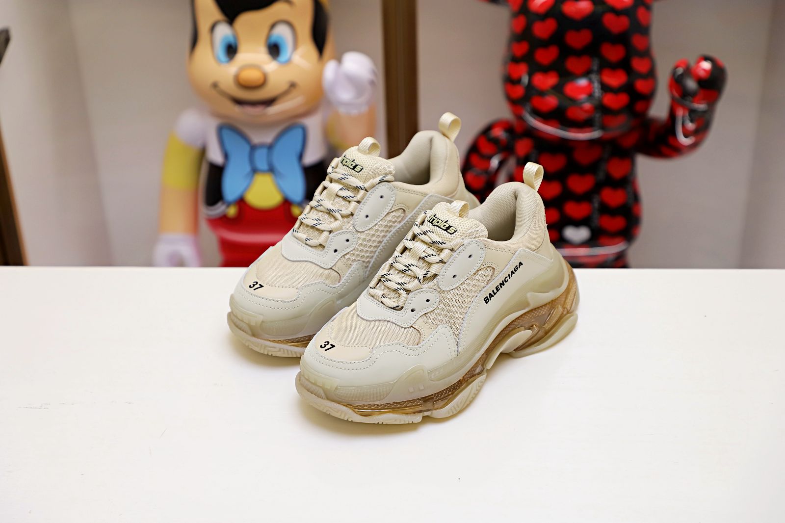 Ba*len*cia*ga all sizes still in stock! please contact customer service on imessage/whatsapp to purchase! triple s clear sole