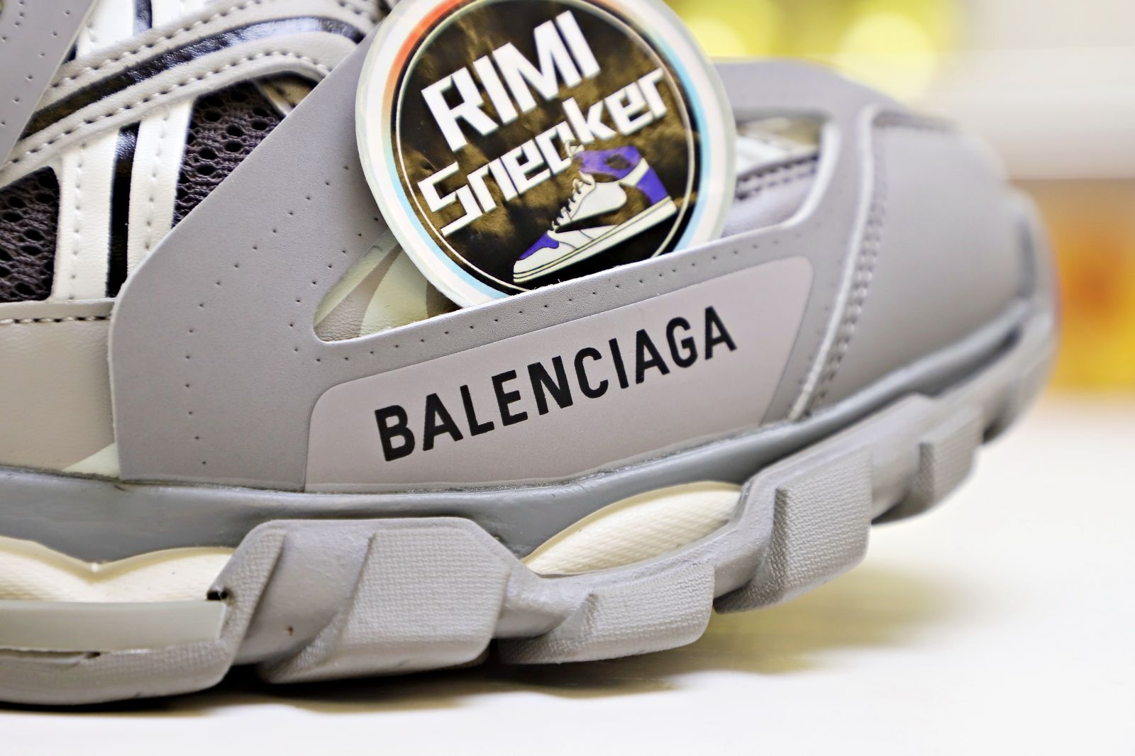 Ba*len*cia*ga all sizes still in stock! please contact customer service on imessage/whatsapp to purchase! track trainer