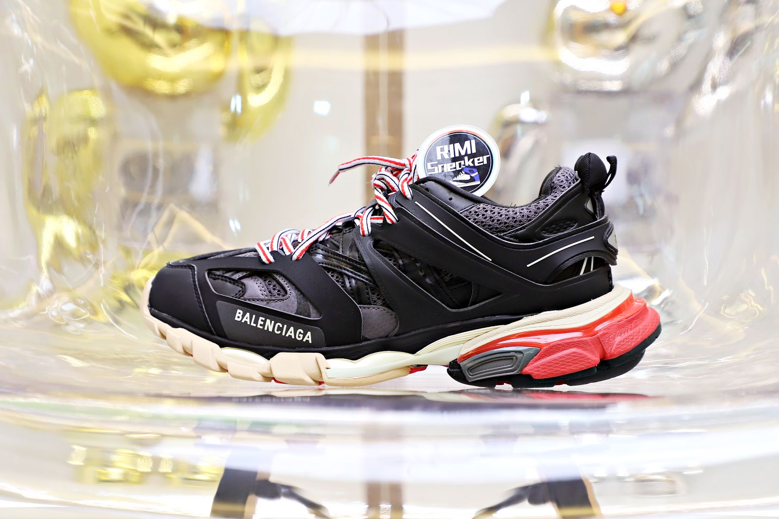 Ba*len*cia*ga all sizes still in stock! please contact customer service on imessage/whatsapp to purchase! track trainer heihong