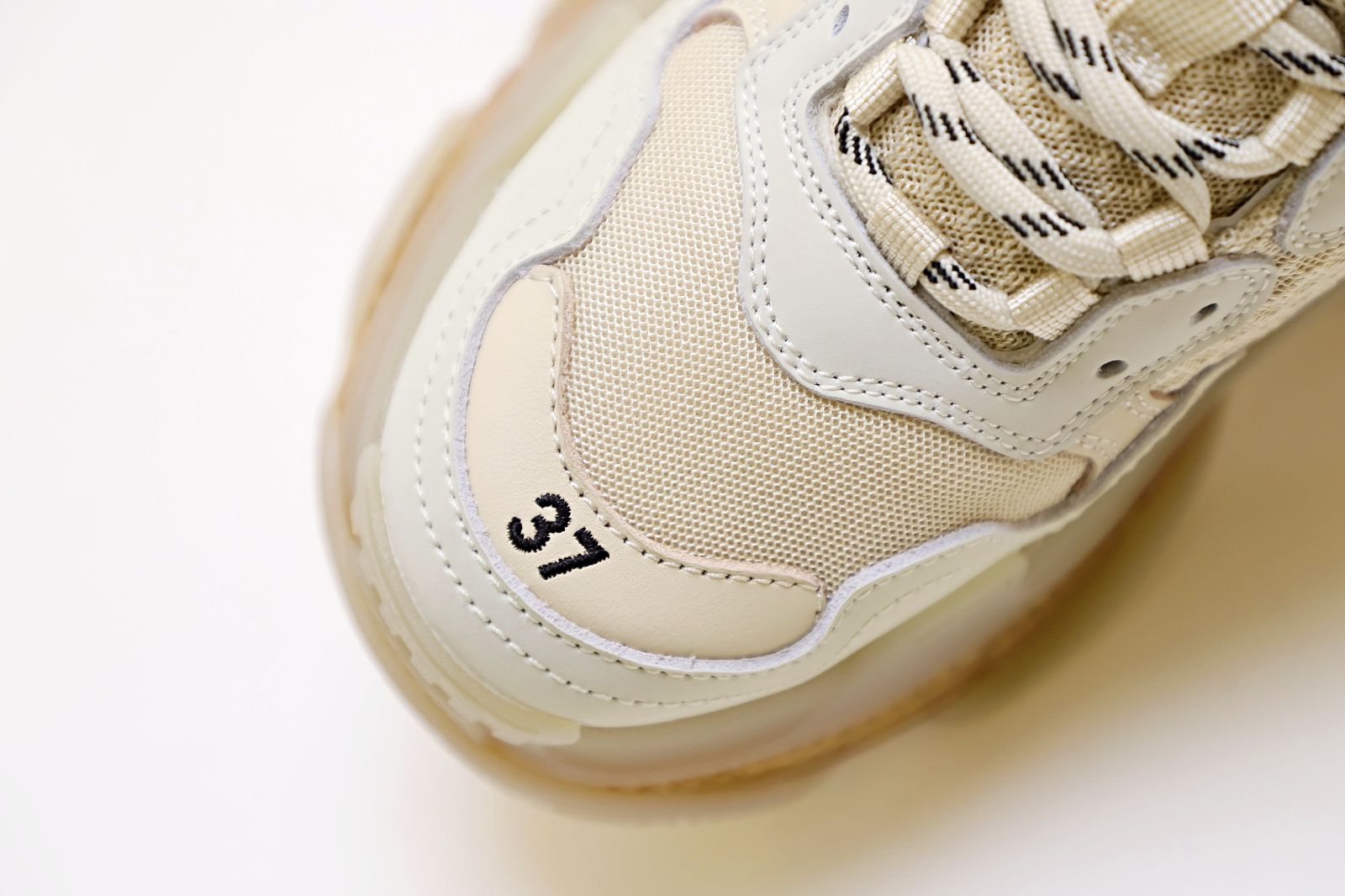 Ba*len*cia*ga all sizes still in stock! please contact customer service on imessage/whatsapp to purchase! triple s clear sole