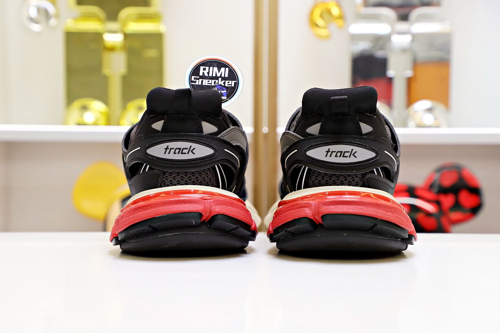 Ba*len*cia*ga all sizes still in stock! please contact customer service on imessage/whatsapp to purchase! track trainer heihong