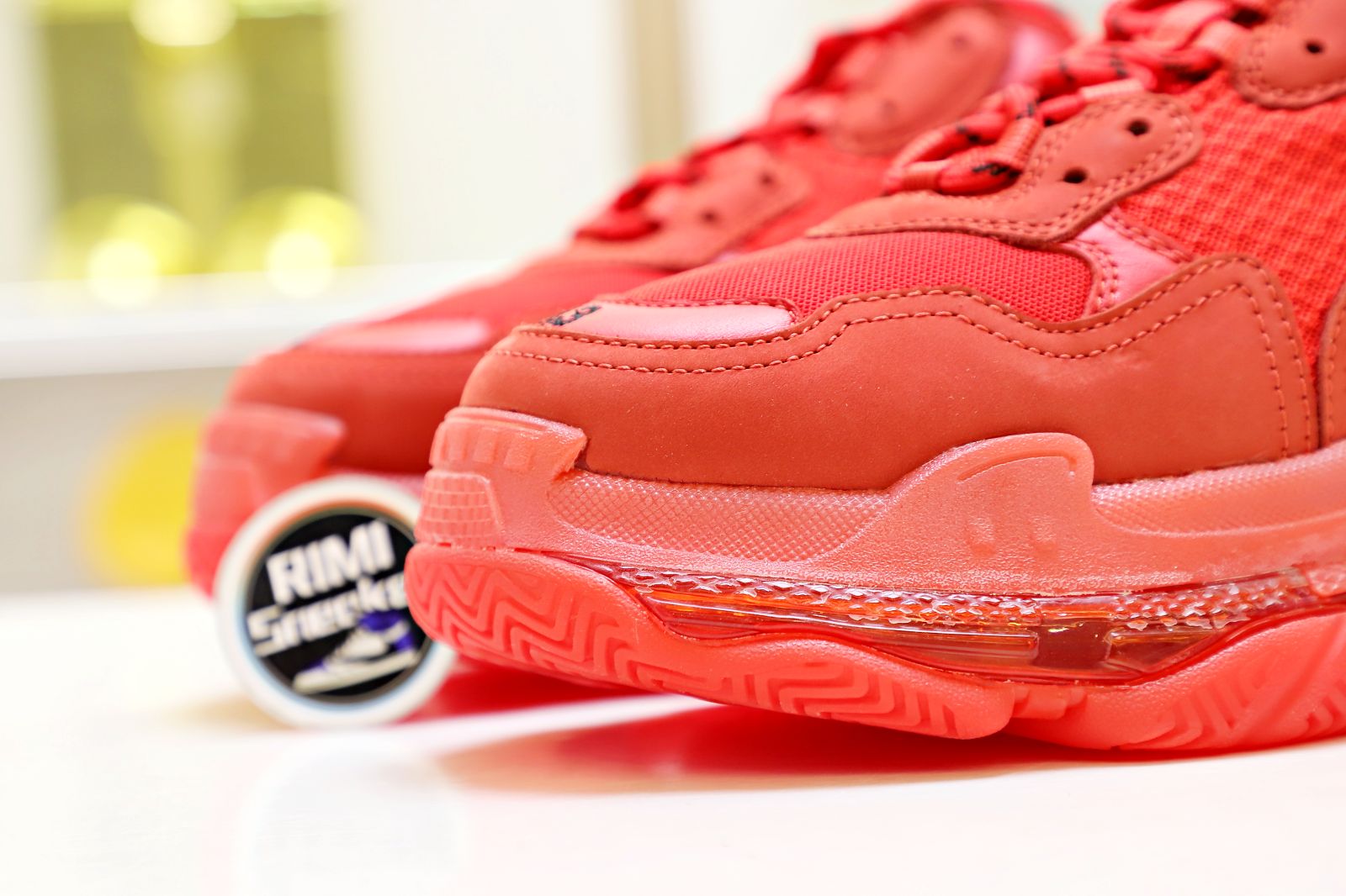 Ba*len*cia*ga all sizes still in stock! please contact customer service on imessage/whatsapp to purchase! triple s red