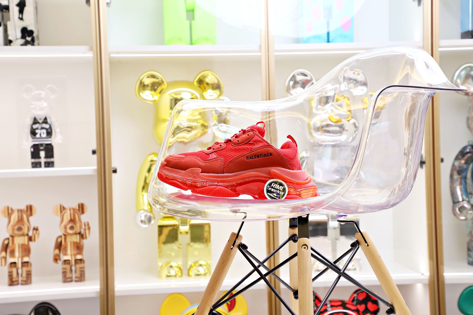 Ba*len*cia*ga all sizes still in stock! please contact customer service on imessage/whatsapp to purchase! triple s red