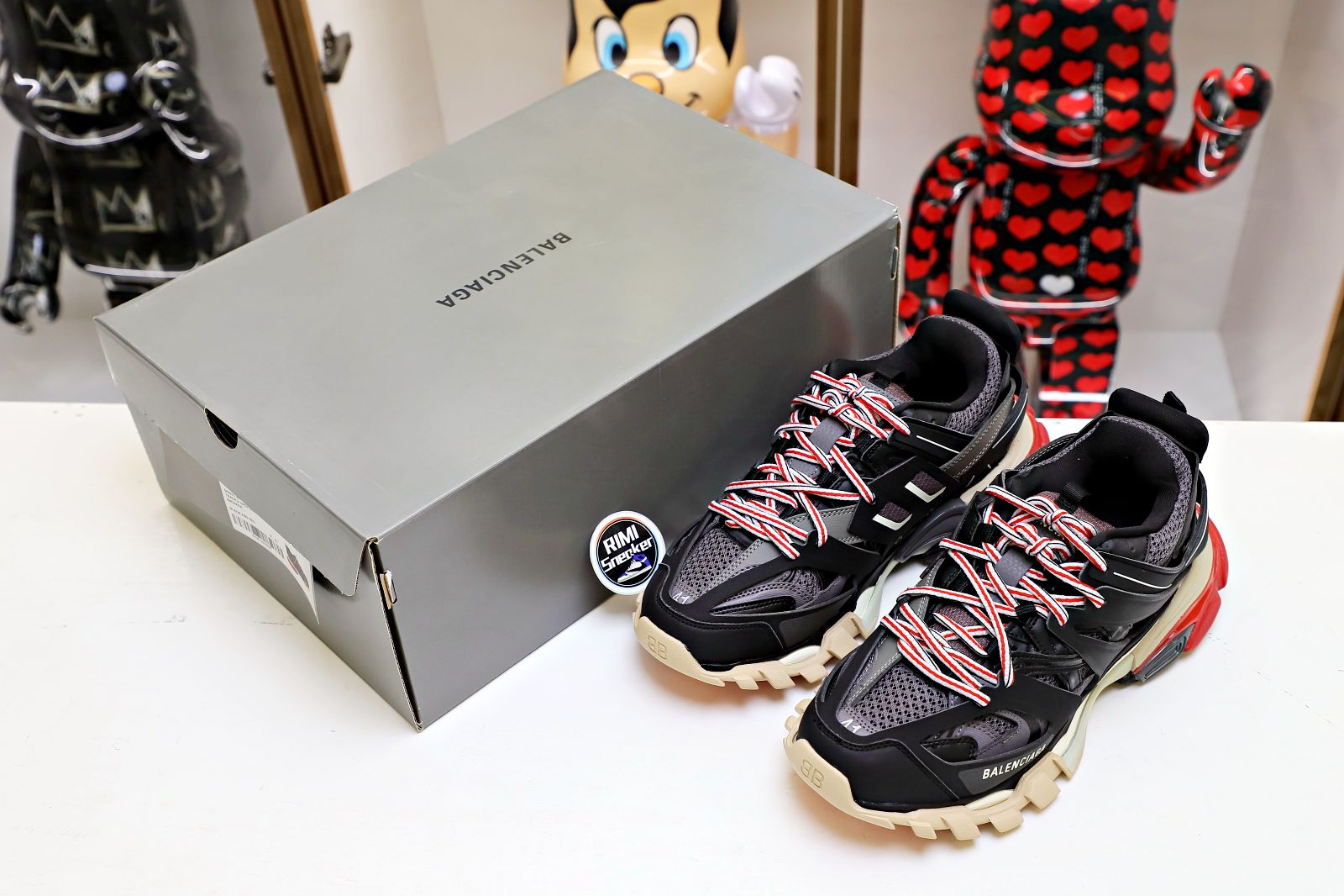 Ba*len*cia*ga all sizes still in stock! please contact customer service on imessage/whatsapp to purchase! track trainer heihong