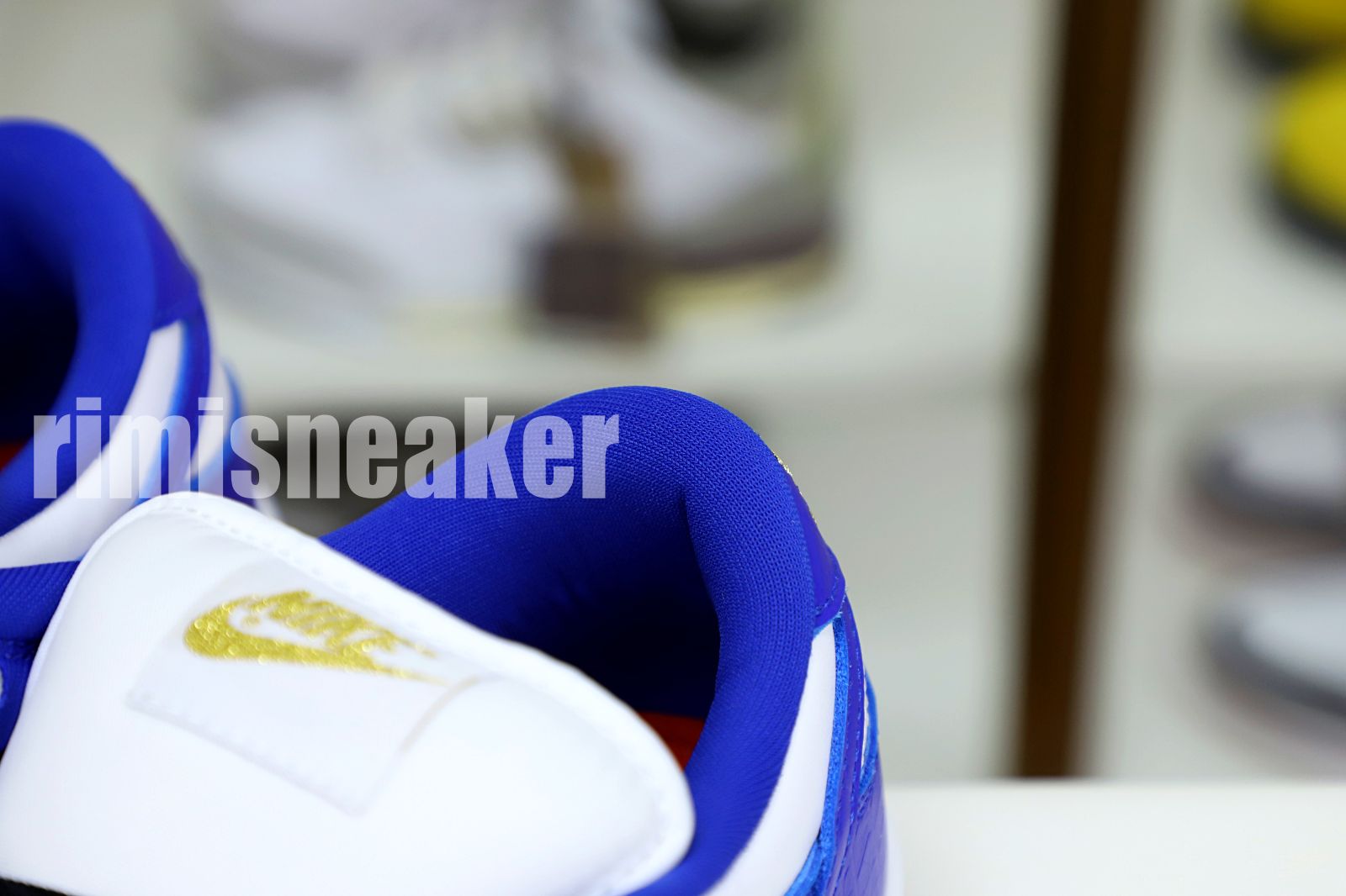 S*p*e x nike sb dunk low "hyper royal"