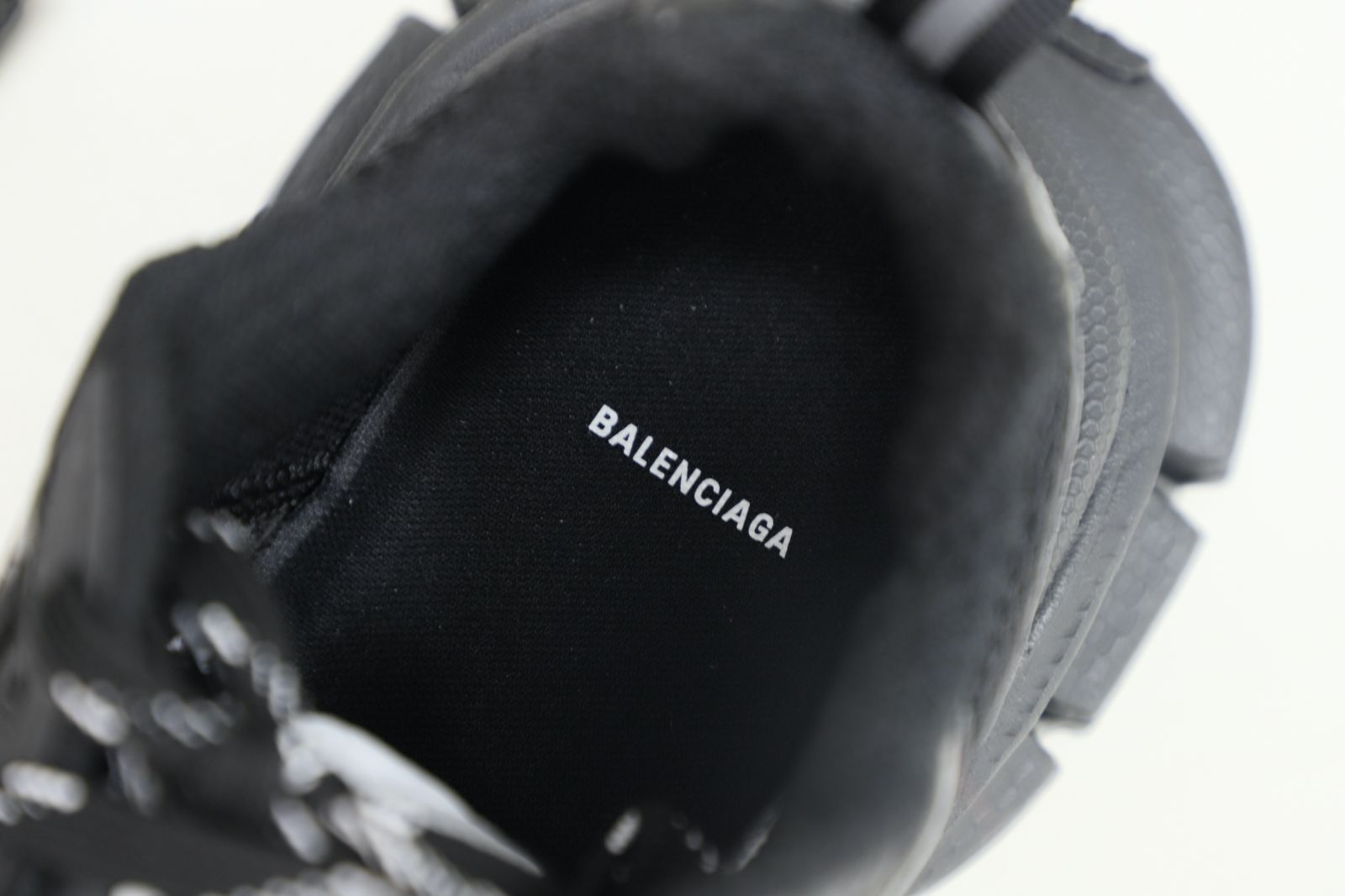 Ba*len*cia*ga all sizes still in stock! please contact customer service on imessage/whatsapp to purchase! blga 3xl