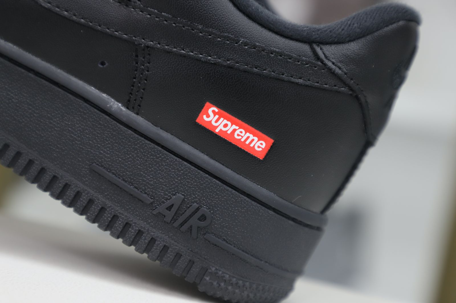 S*p*e nike air force 1 low "box logo"