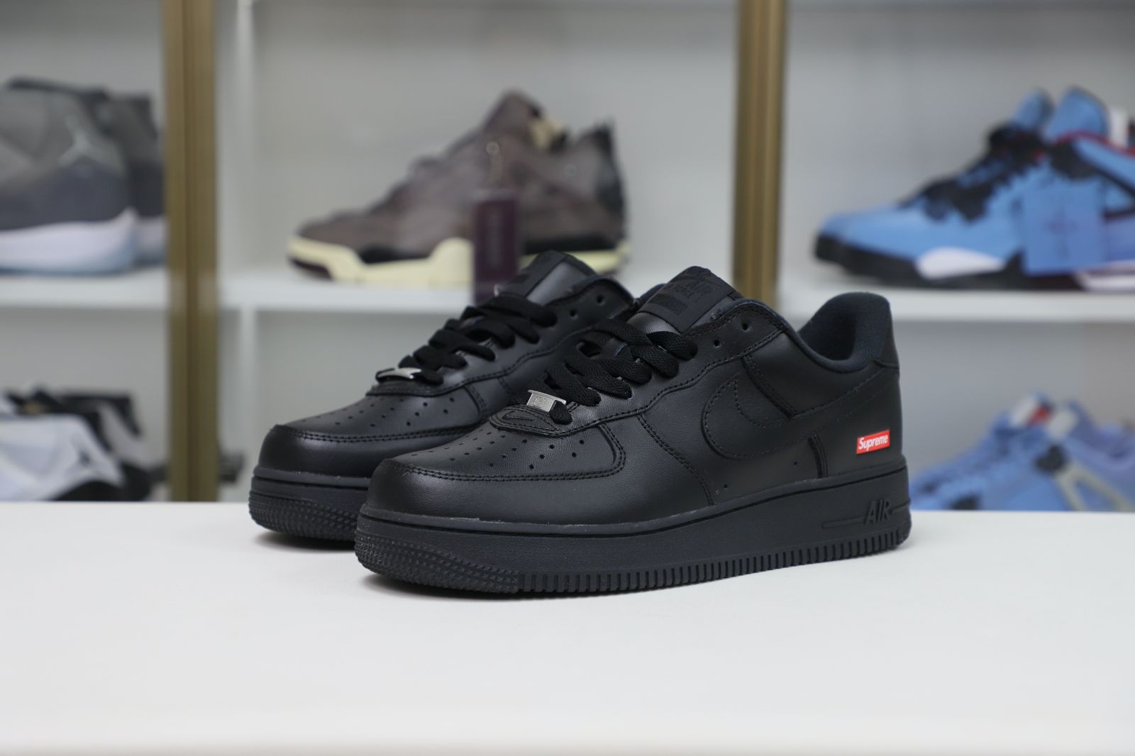 S*p*e nike air force 1 low "box logo"