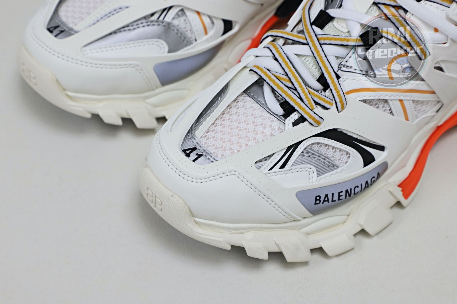Ba*len*cia*ga all sizes still in stock