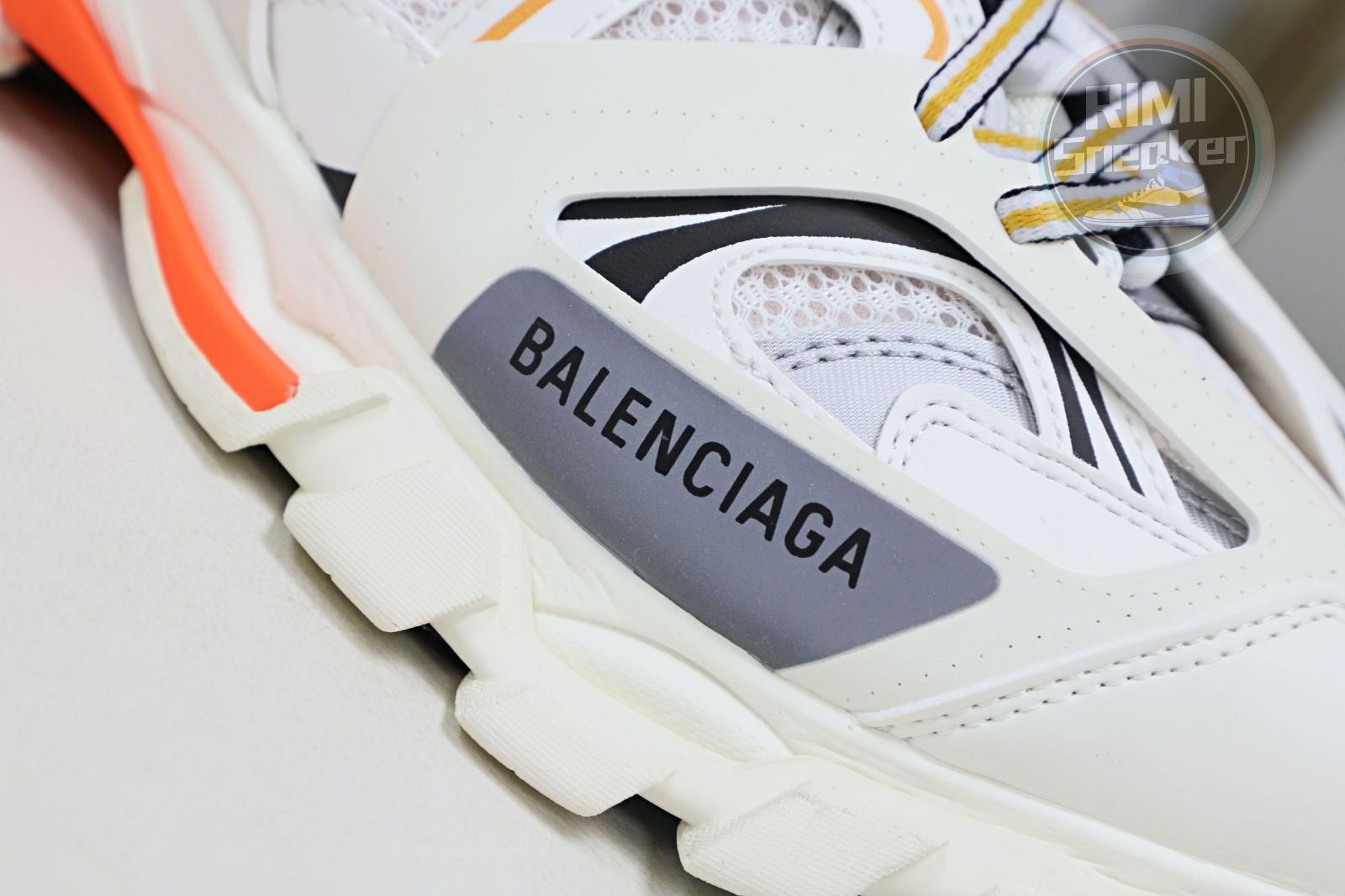 Ba*len*cia*ga all sizes still in stock
