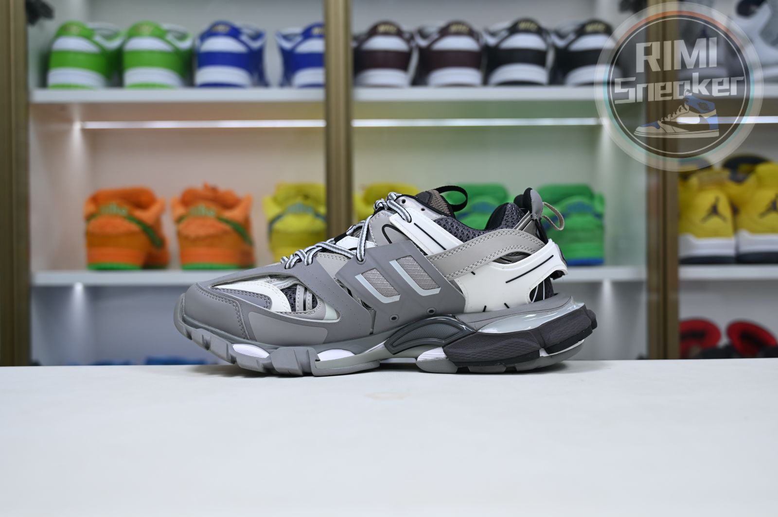 Ba*len*cia*ga all sizes still in stock