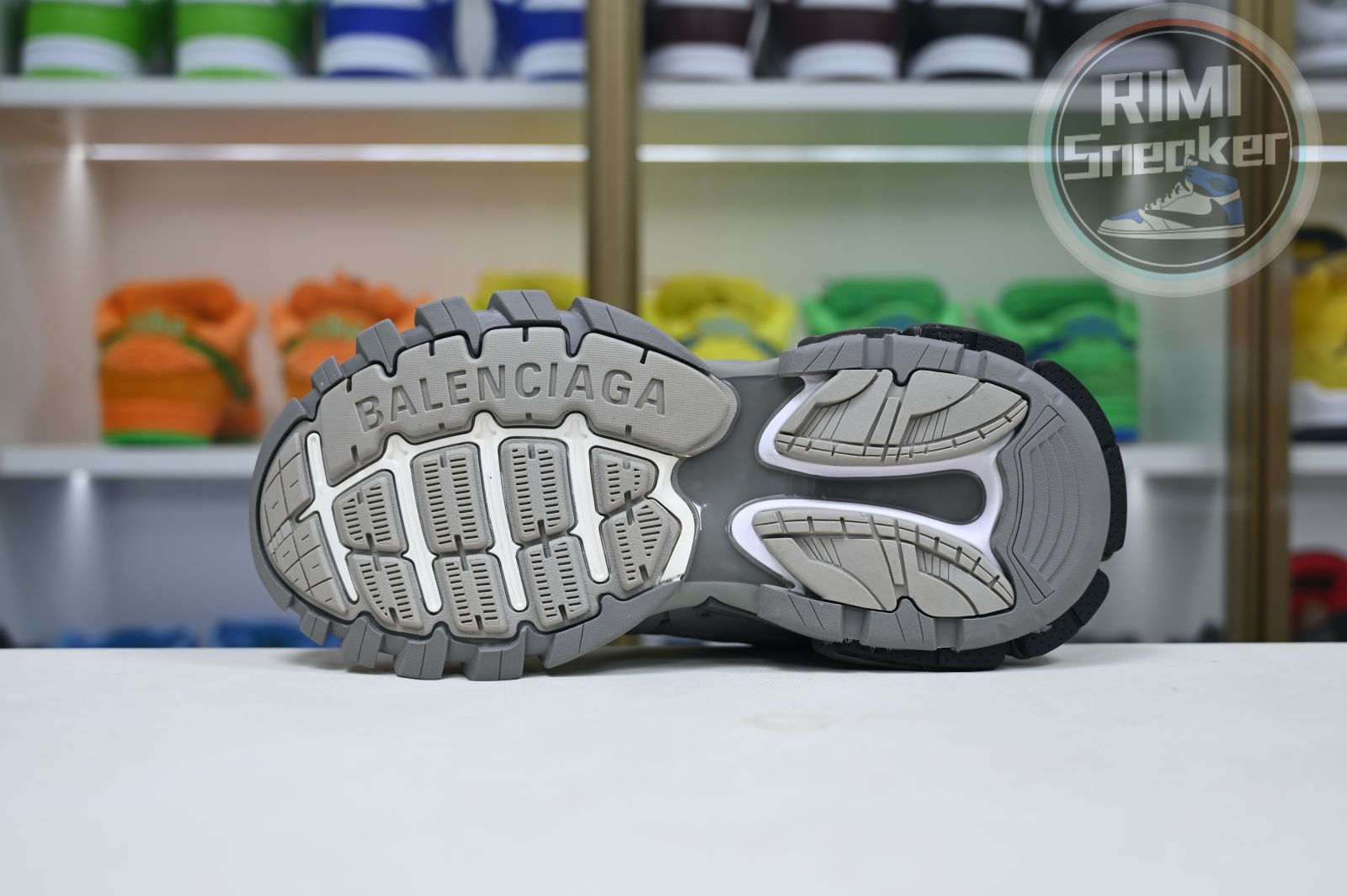 Ba*len*cia*ga all sizes still in stock