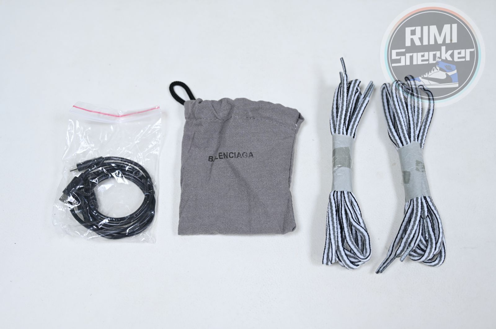 Ba*len*cia*ga all sizes still in stock