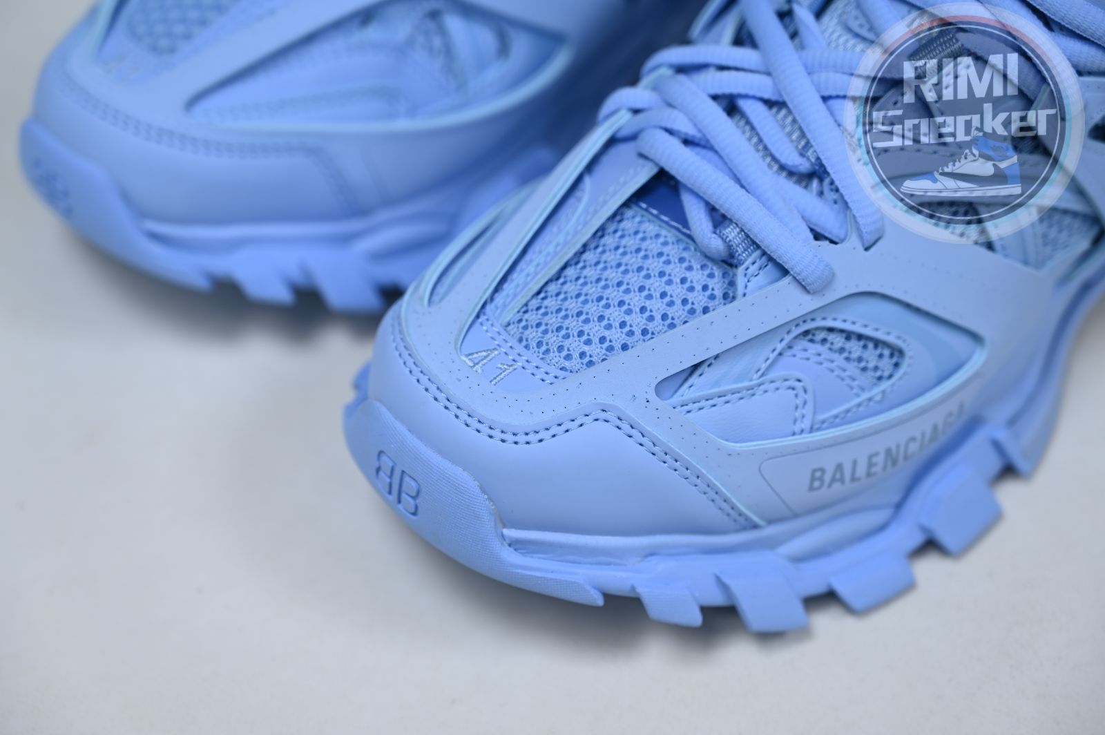 Ba*len*cia*ga all sizes still in stock