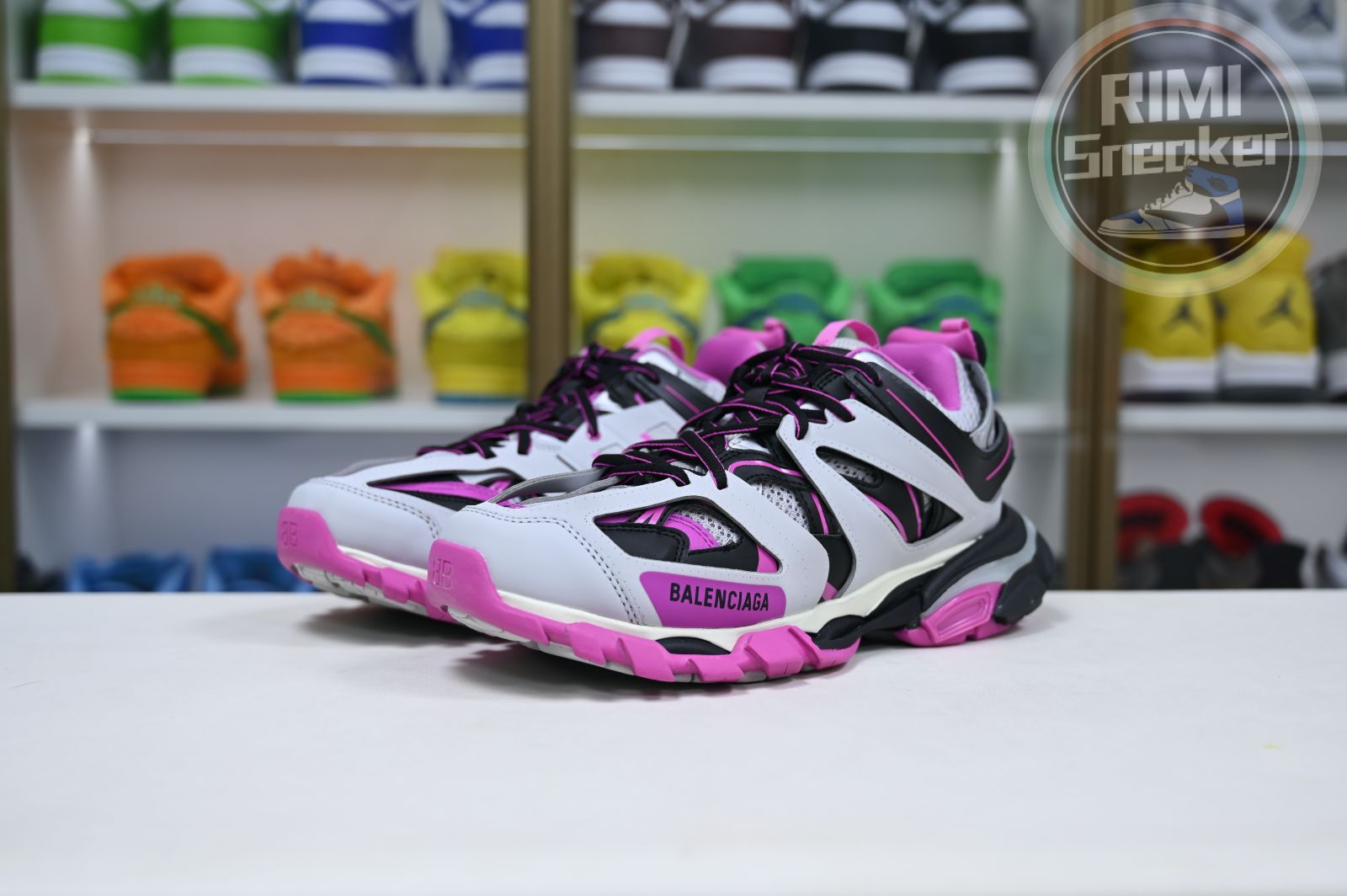 Ba*len*cia*ga all sizes still in stock