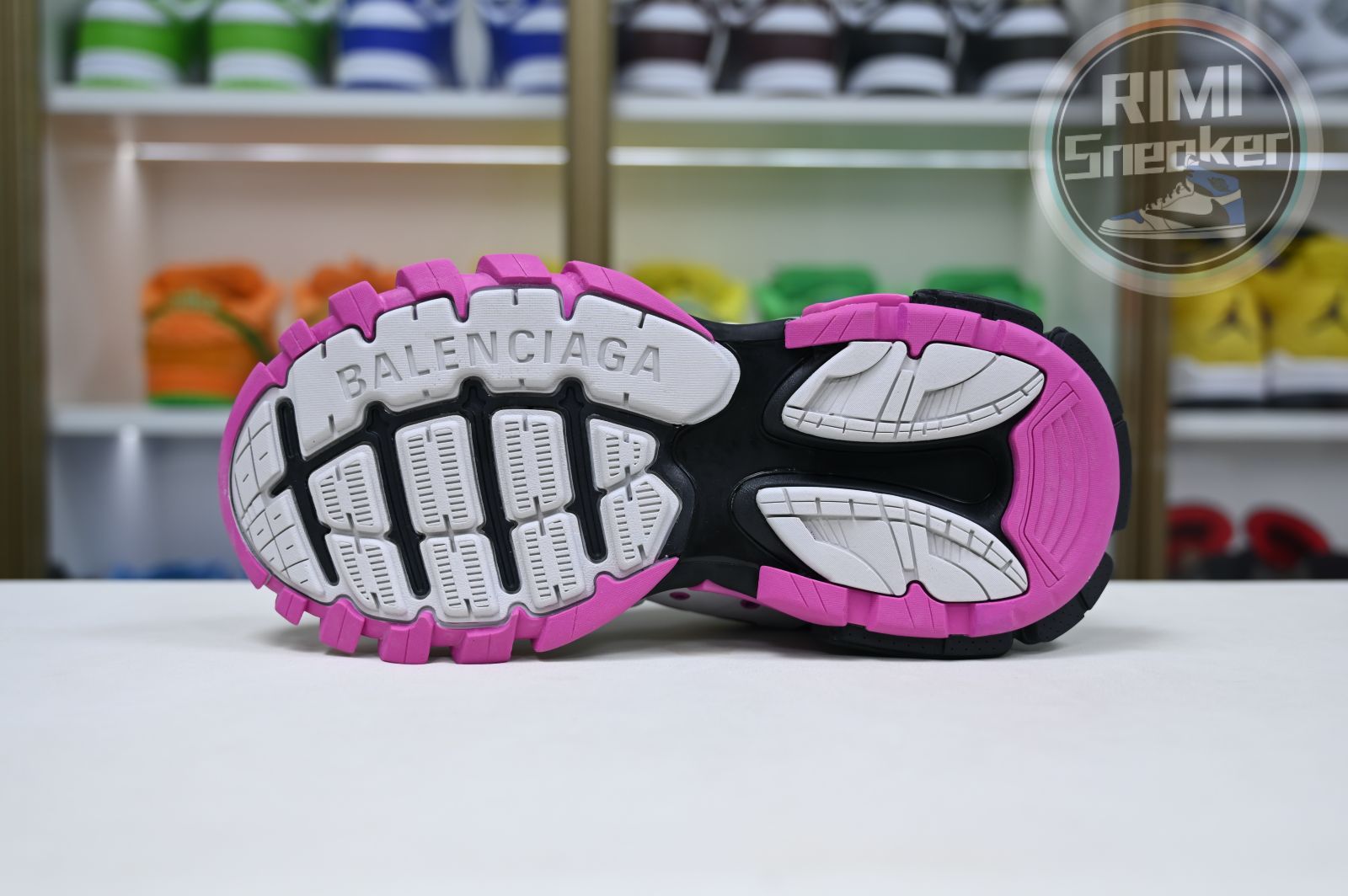 Ba*len*cia*ga all sizes still in stock