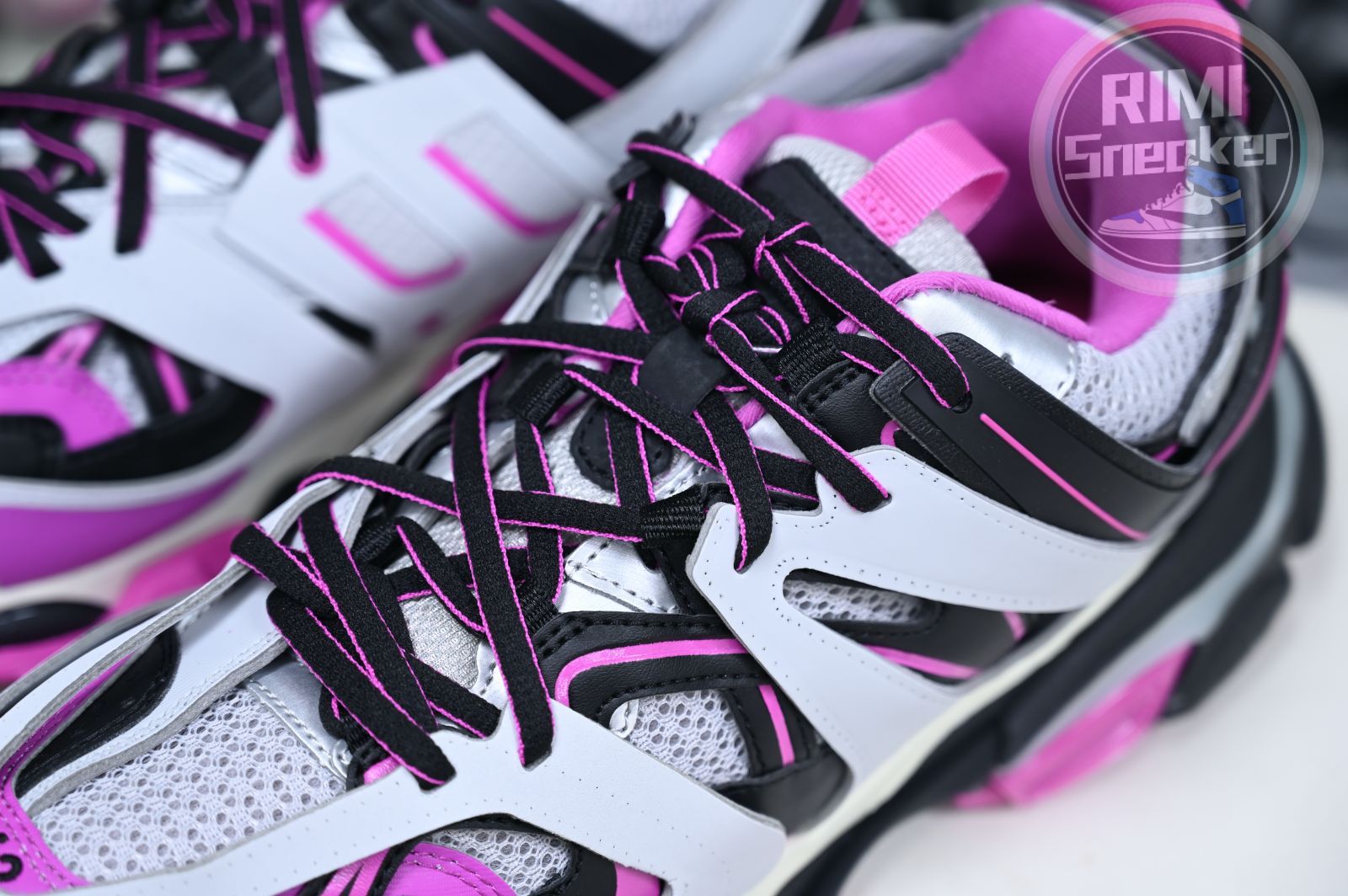Ba*len*cia*ga all sizes still in stock