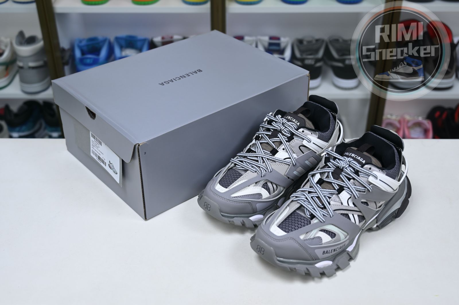 Ba*len*cia*ga all sizes still in stock