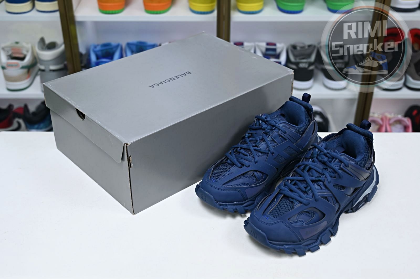 Ba*len*cia*ga all sizes still in stock