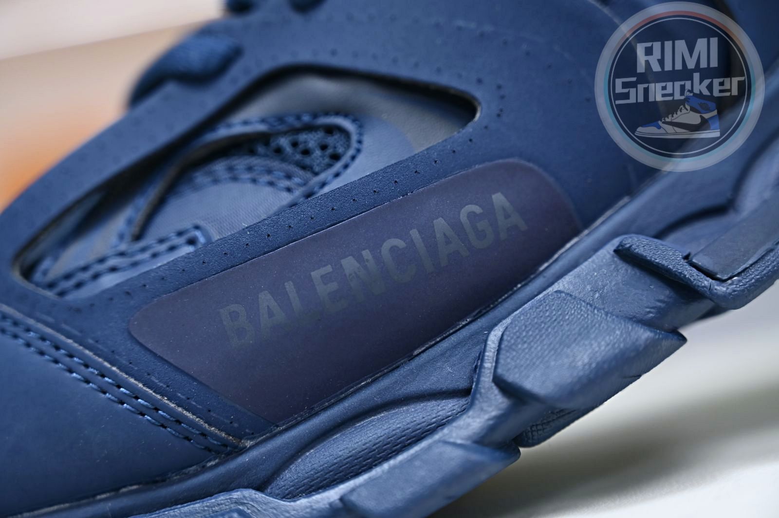 Ba*len*cia*ga all sizes still in stock
