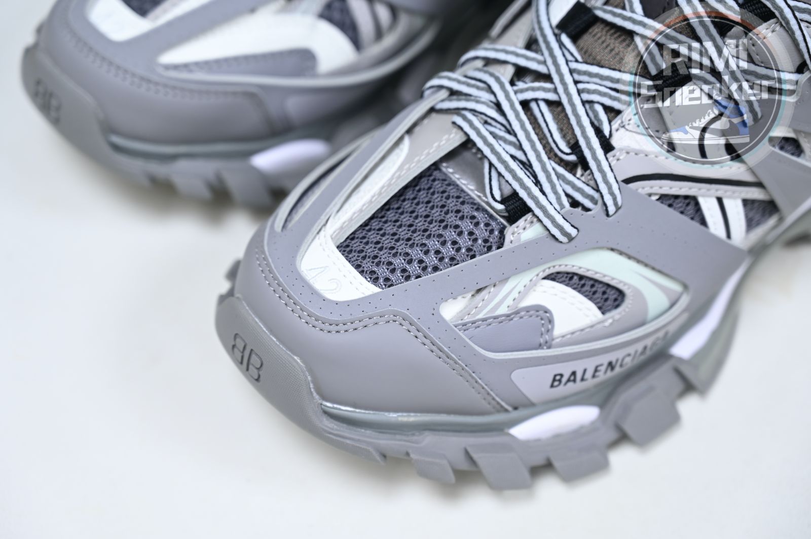 Ba*len*cia*ga all sizes still in stock