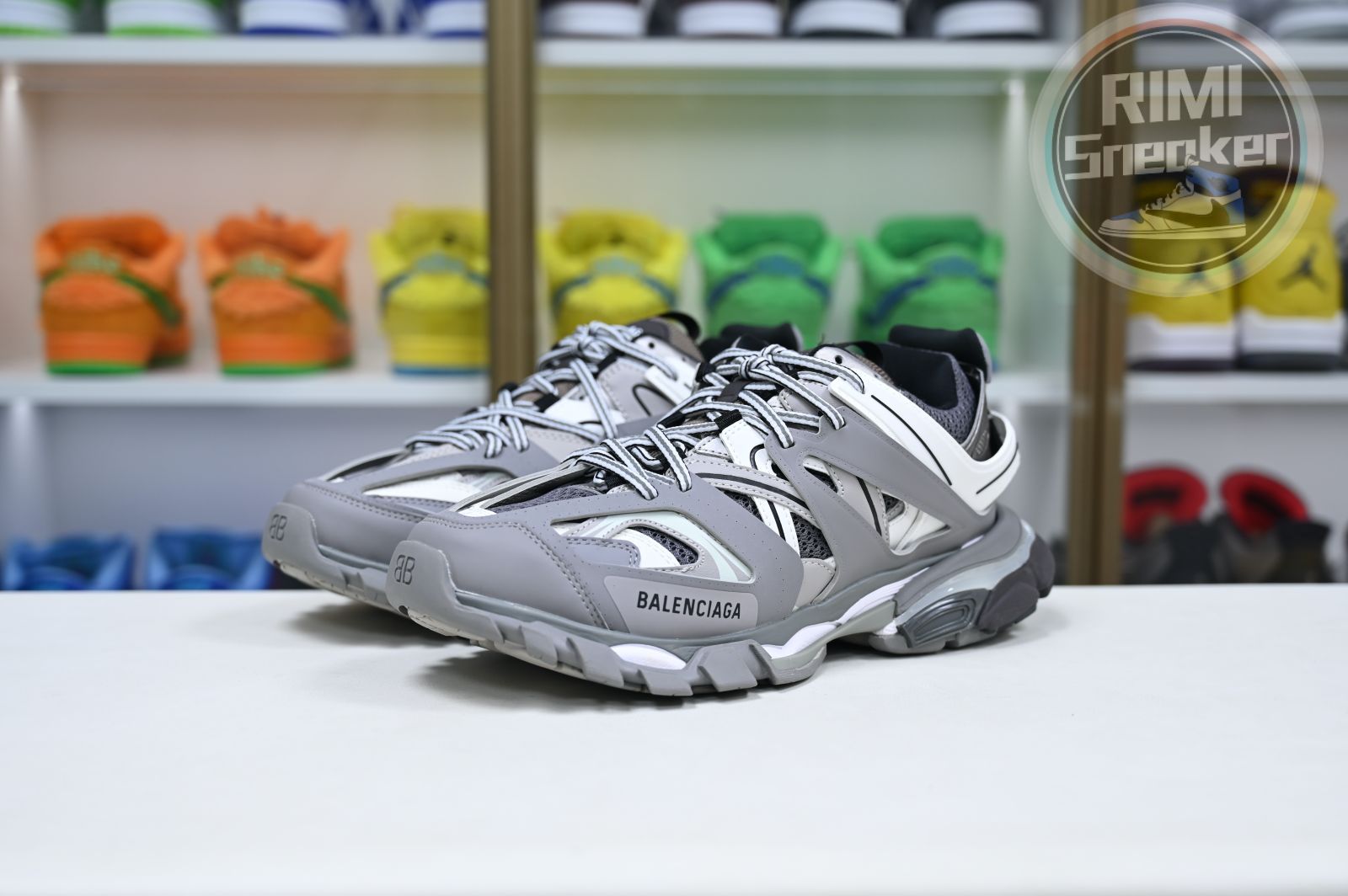 Ba*len*cia*ga all sizes still in stock